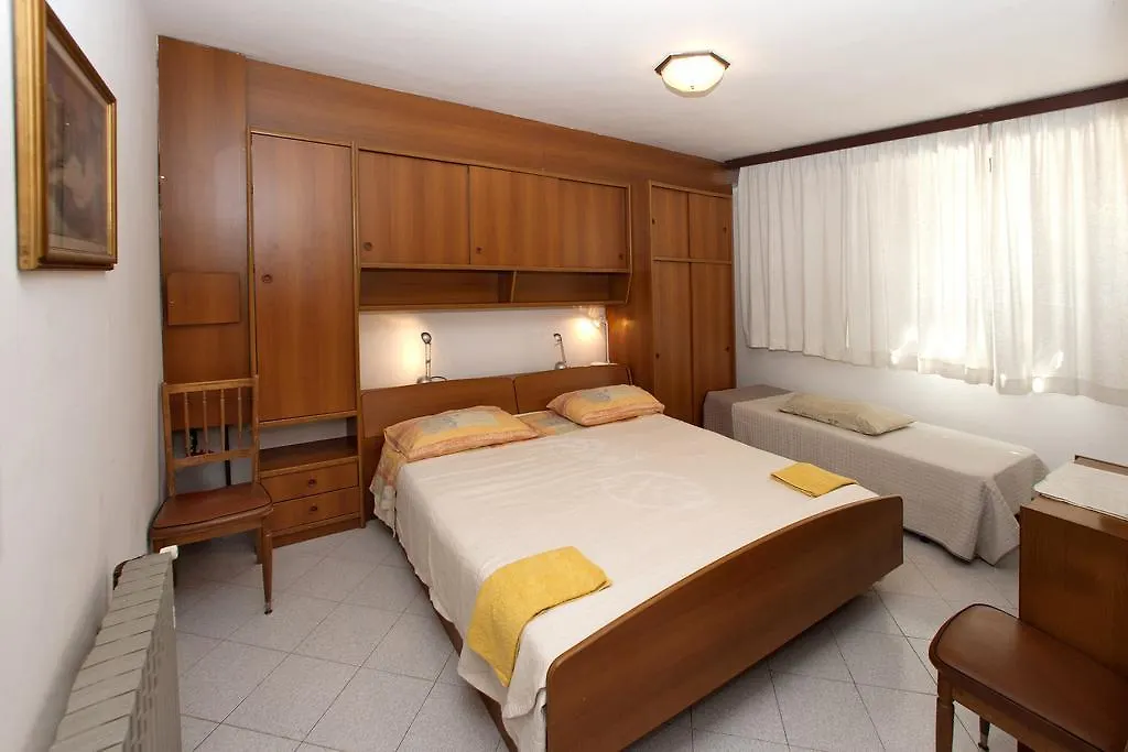 פורץ Apartments Mladenka קרואטיה