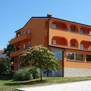 Orange , Medolino Croazia
